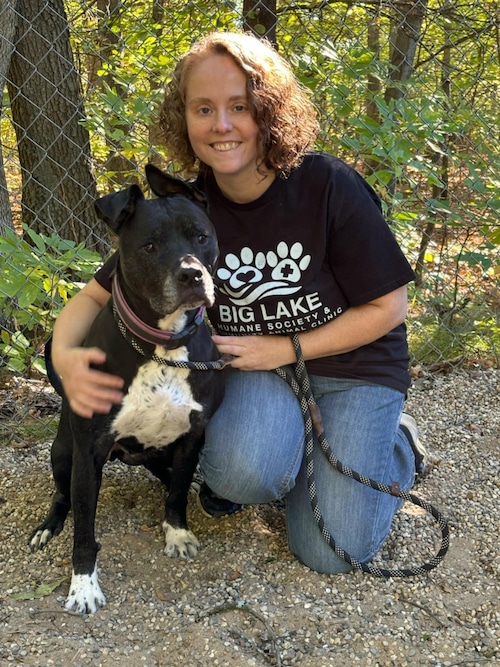 Animal shelter manager to sleep in kennel overnight to help senior dog get adopted